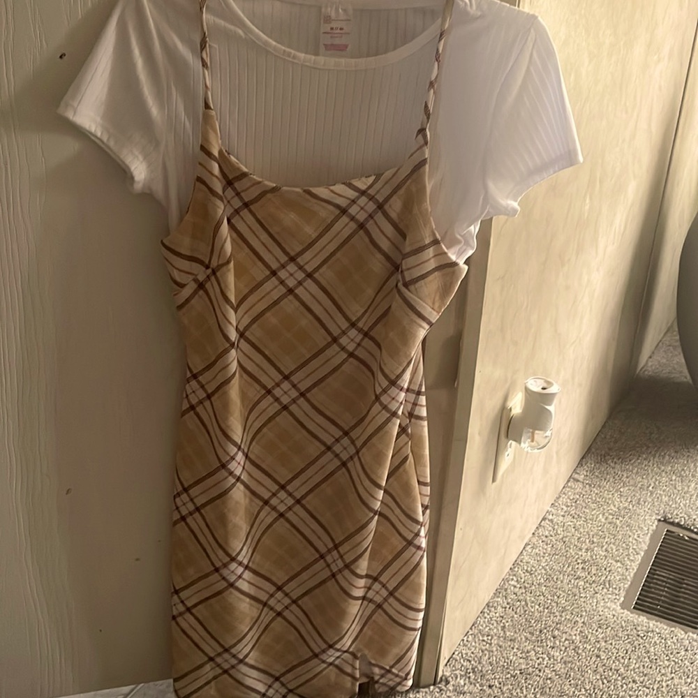 Super cute fitted 90 inspired two piece dress and crop top